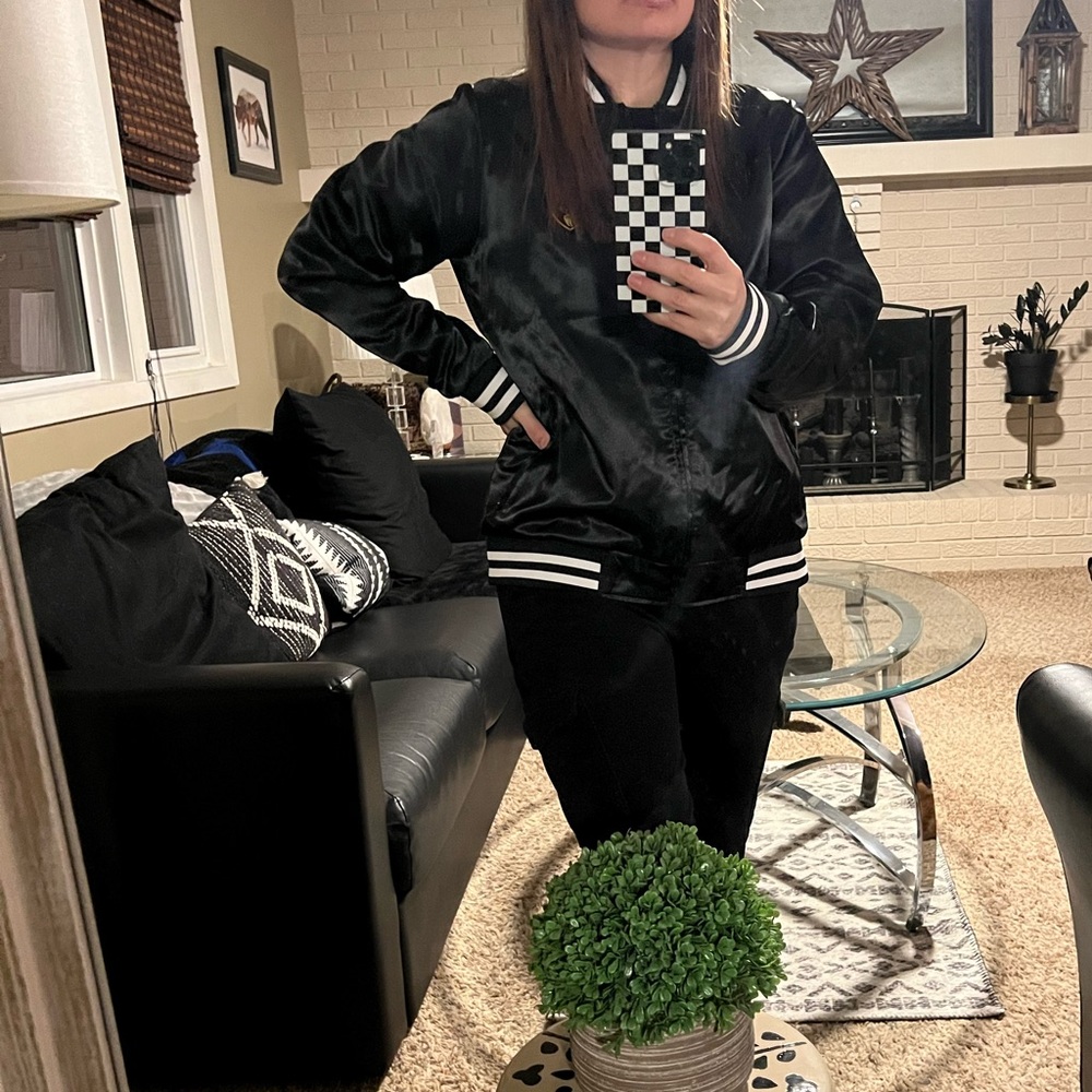 Cleveland Cavs Jacket - Picture 7 of 7